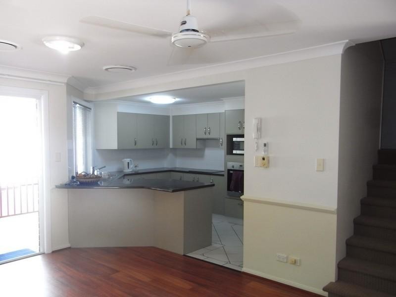 1/130 Central Avenue, Indooroopilly QLD 4068