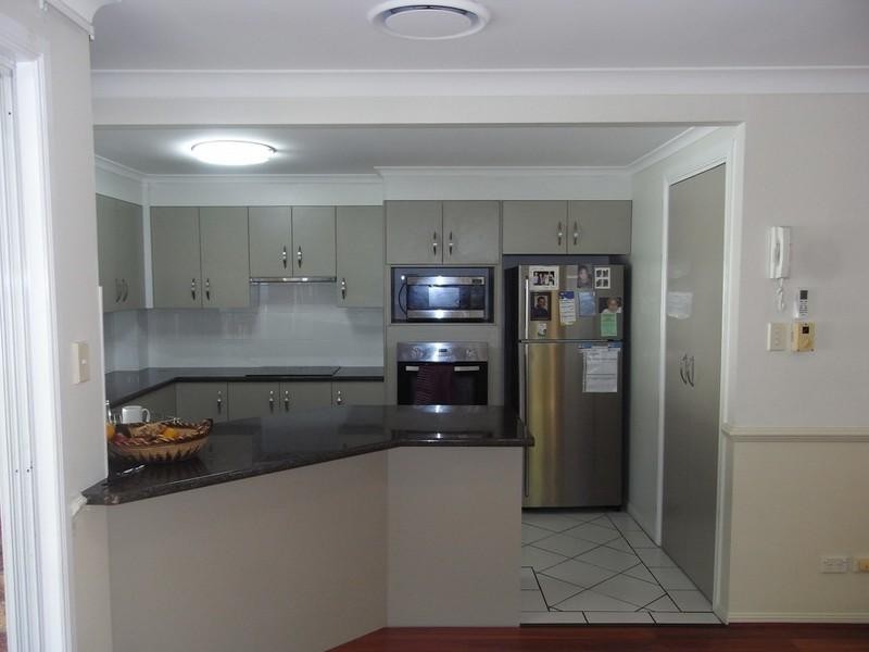 1/130 Central Avenue, Indooroopilly QLD 4068