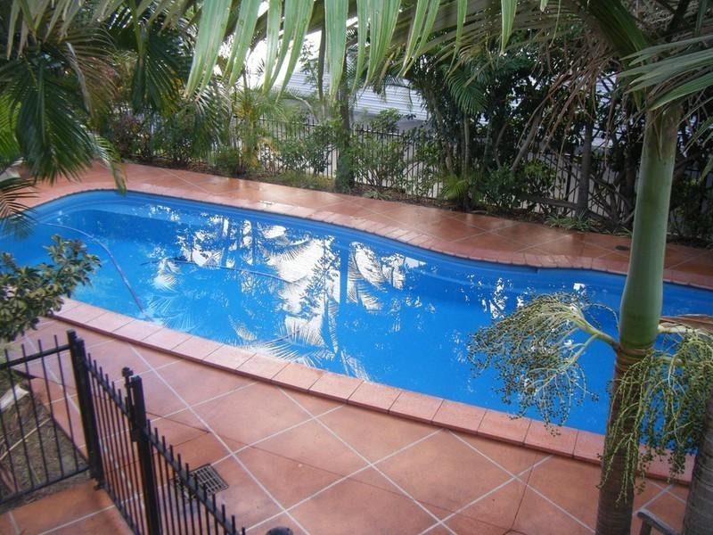 4/56 Glen Road, Toowong QLD 4066