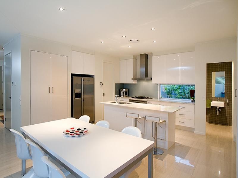 112 Hawken Drive, St Lucia QLD 4067