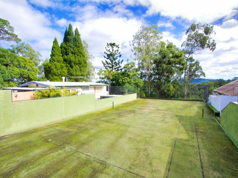 27 Kenmore Road, Kenmore QLD 4069