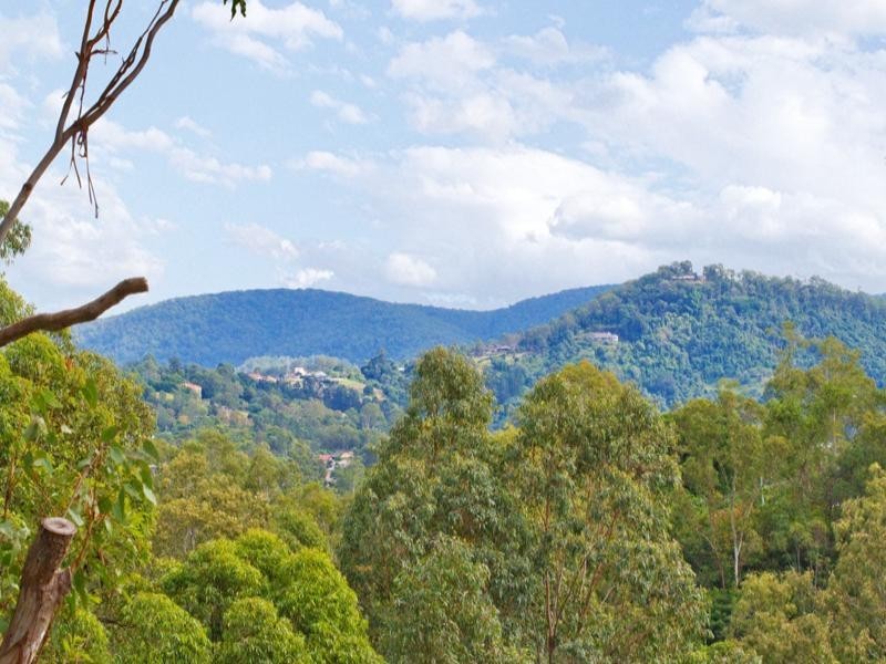 27 Kenmore Road, Kenmore QLD 4069