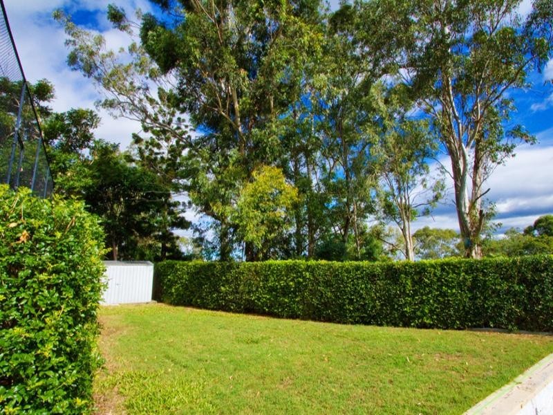 27 Kenmore Road, Kenmore QLD 4069