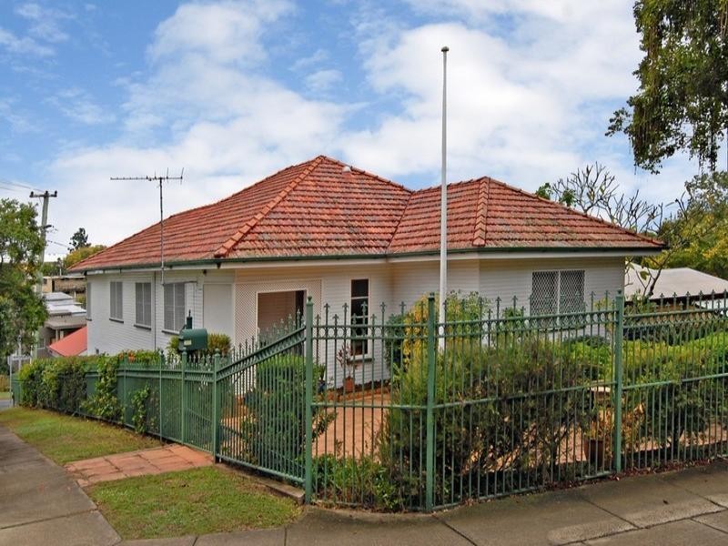 19 Woodstock Road, Toowong QLD 4066