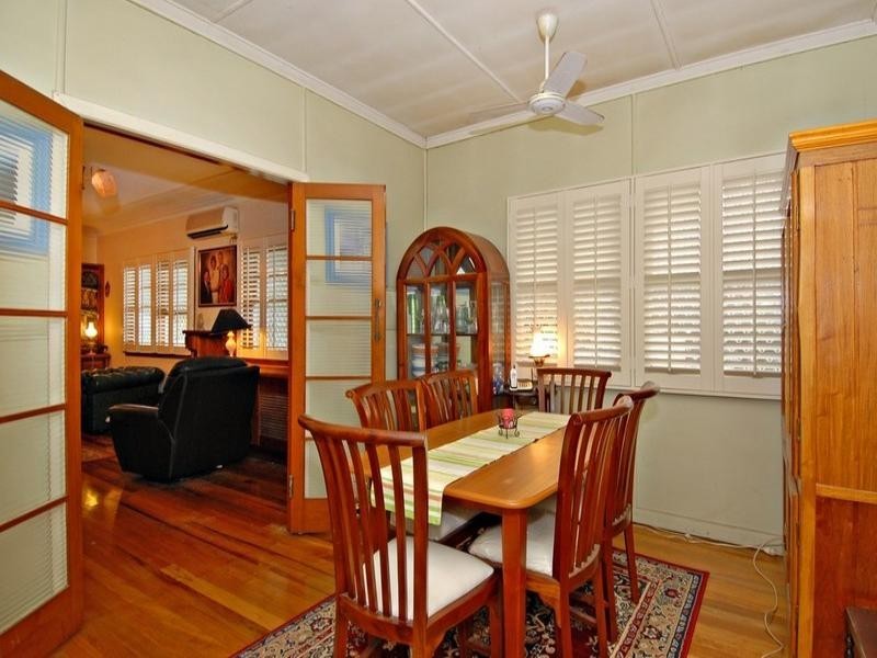 19 Woodstock Road, Toowong QLD 4066