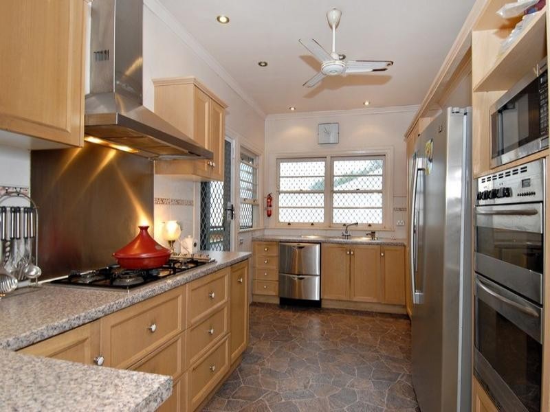 19 Woodstock Road, Toowong QLD 4066