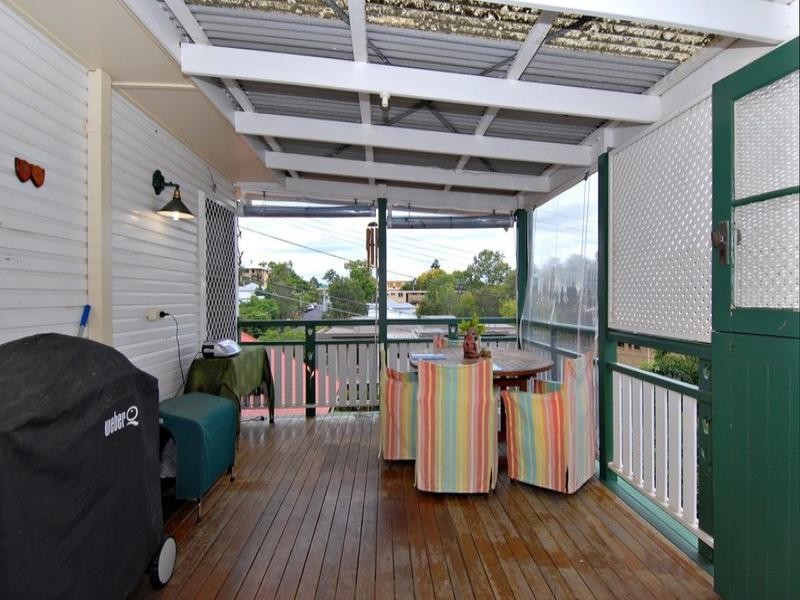 19 Woodstock Road, Toowong QLD 4066