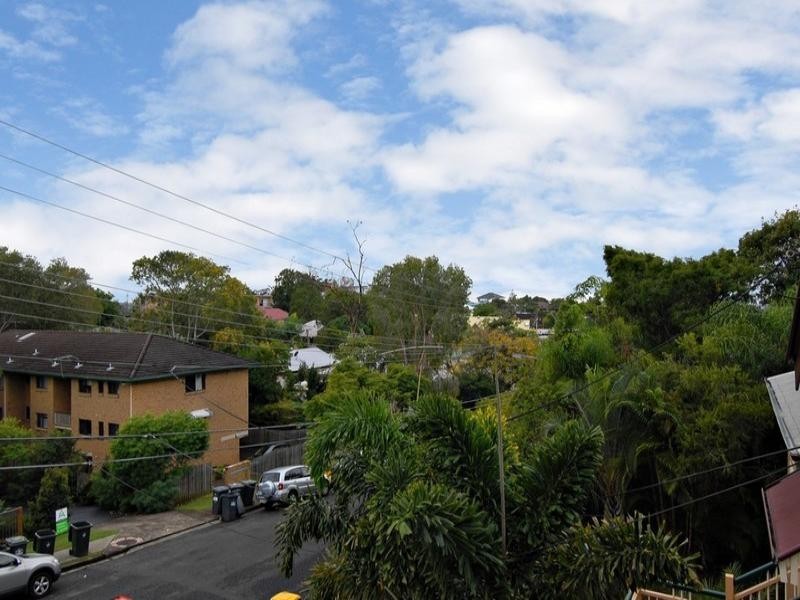 19 Woodstock Road, Toowong QLD 4066