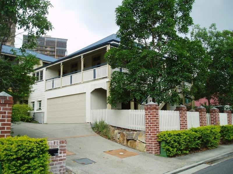 35 Cunningham Street, Taringa QLD 4068