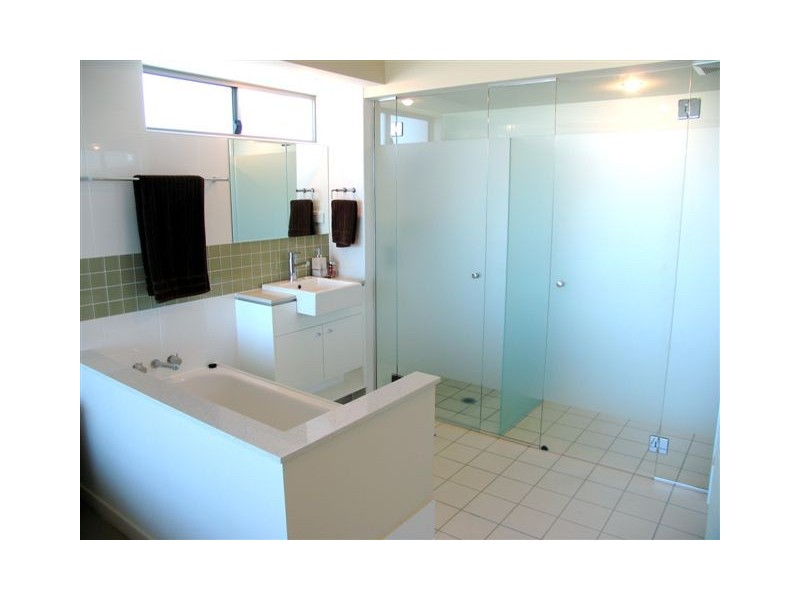 1203/92 Quay Street, Milton QLD 4064