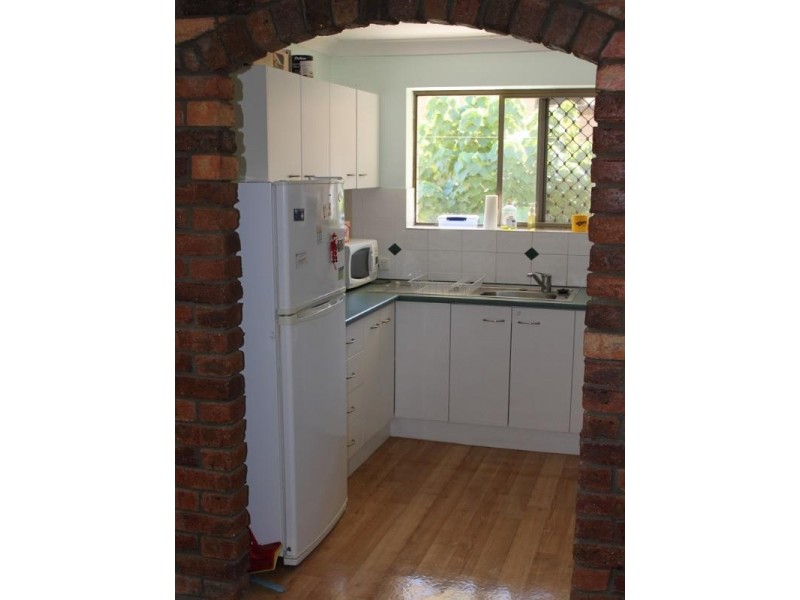 2/46 Mitre Street, St Lucia QLD 4067