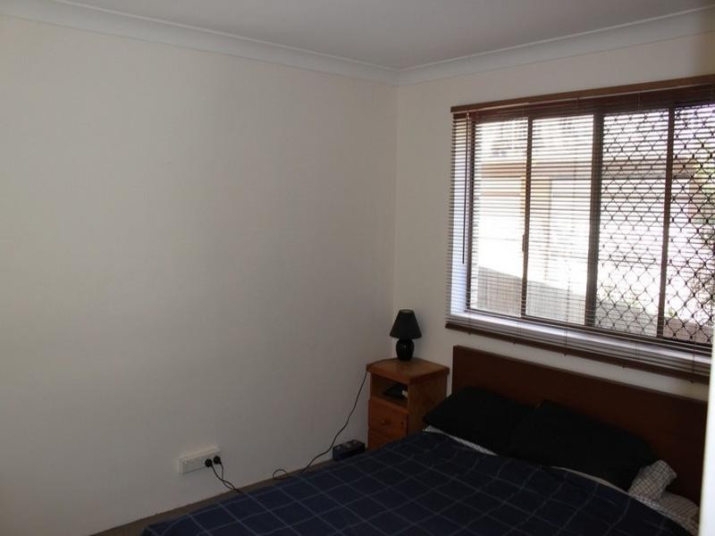 2/46 Mitre Street, St Lucia QLD 4067