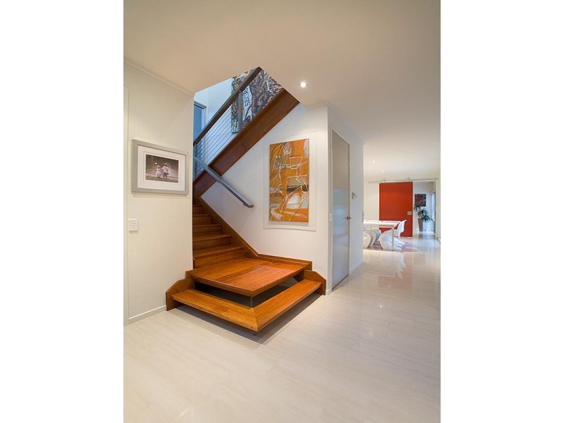 112 Hawken Drive, St Lucia QLD 4067