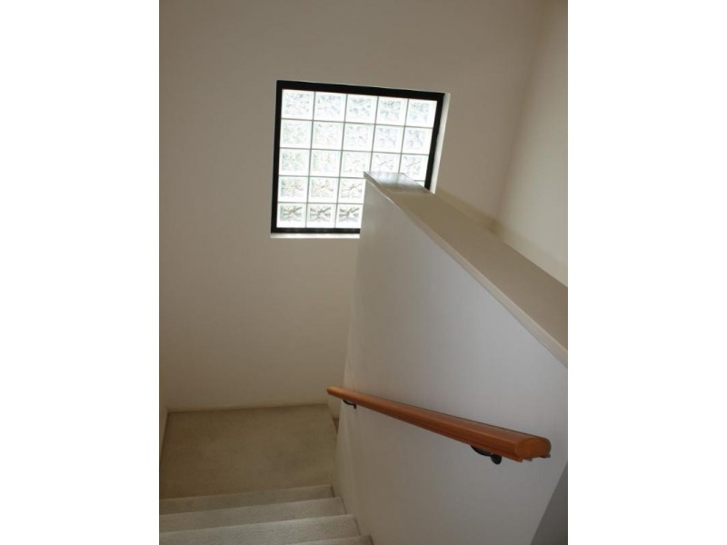 4/75 Clarence Road, Indooroopilly QLD 4068