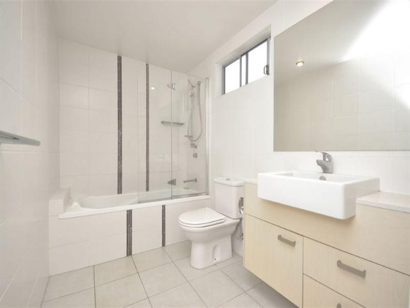 12/15 Walsh Street, Milton QLD 4064