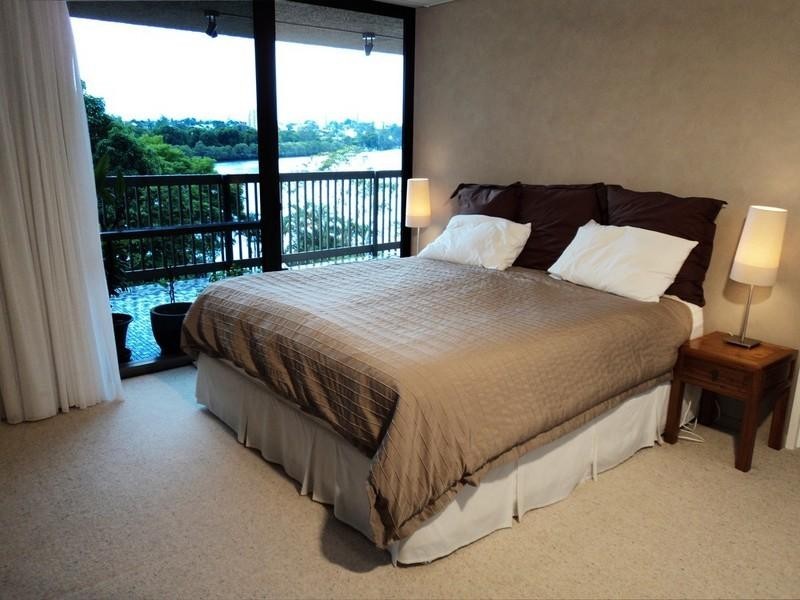 10/72 Sandford Street, St Lucia QLD 4067