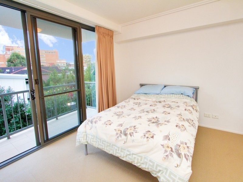 1025/18 Manning Street, Milton QLD 4064