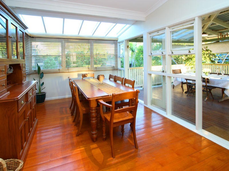 8 Mount Street, Greenslopes QLD 4120