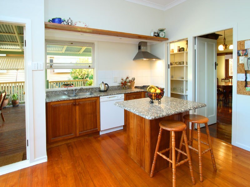 8 Mount Street, Greenslopes QLD 4120