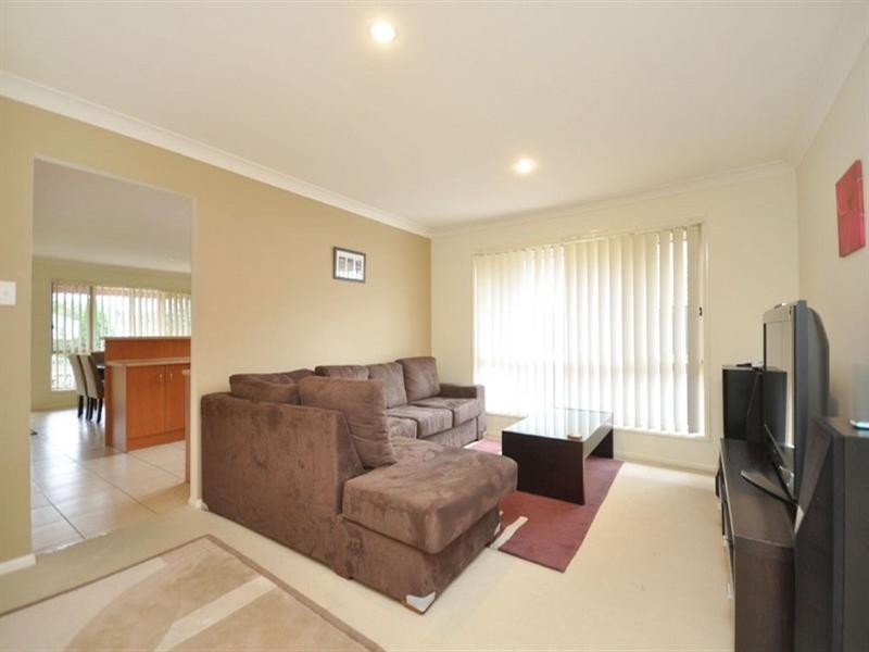 127 Englefield Road, Oxley QLD 4075