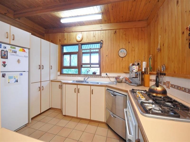 32 Montrose Road, Taringa QLD 4068