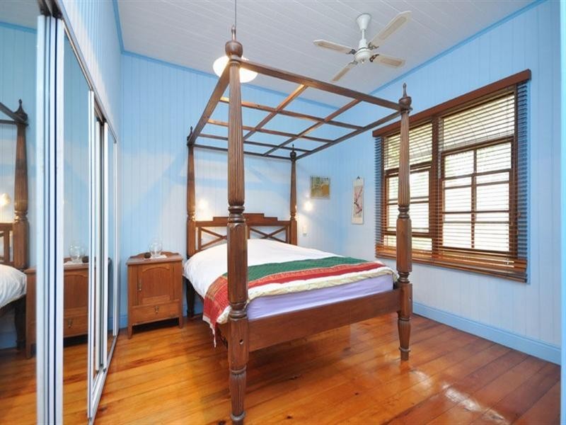 32 Montrose Road, Taringa QLD 4068