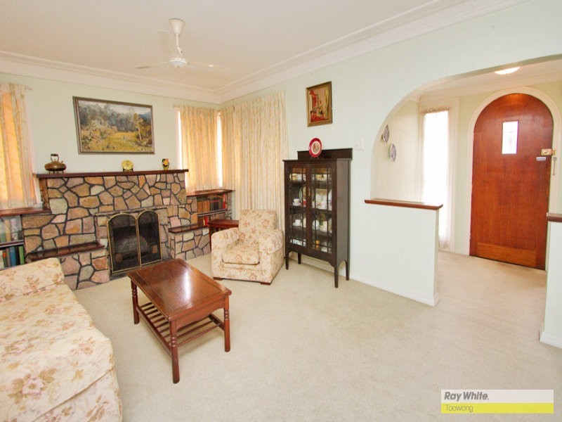 289 Hawken Drive, St Lucia QLD 4067