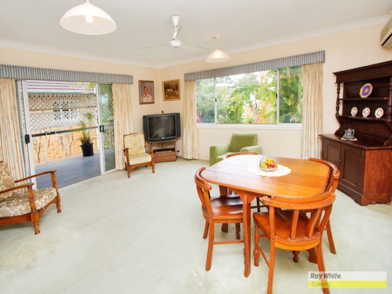 289 Hawken Drive, St Lucia QLD 4067