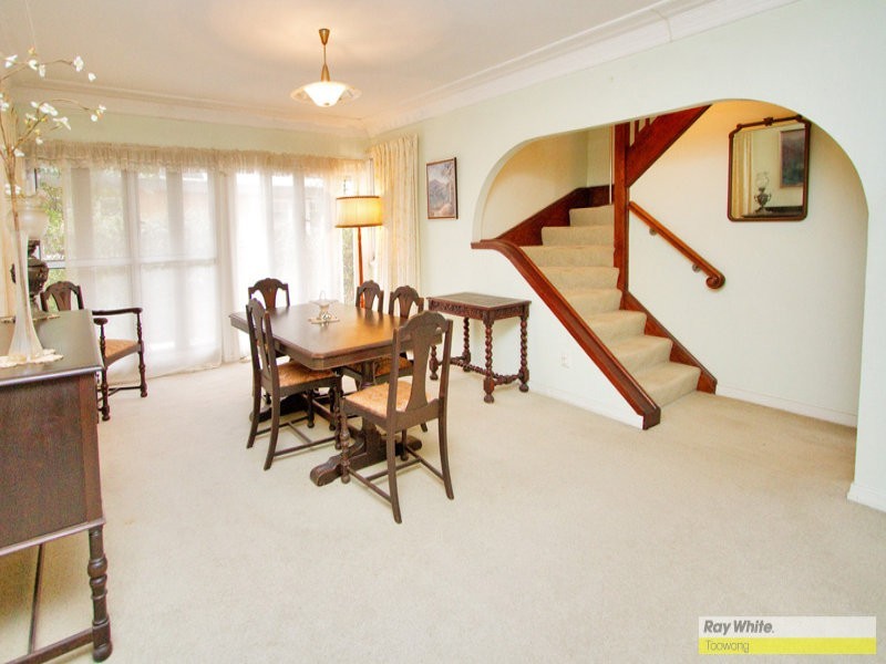 289 Hawken Drive, St Lucia QLD 4067