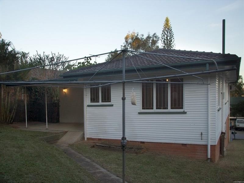 25 Merring Street, Oxley QLD 4075