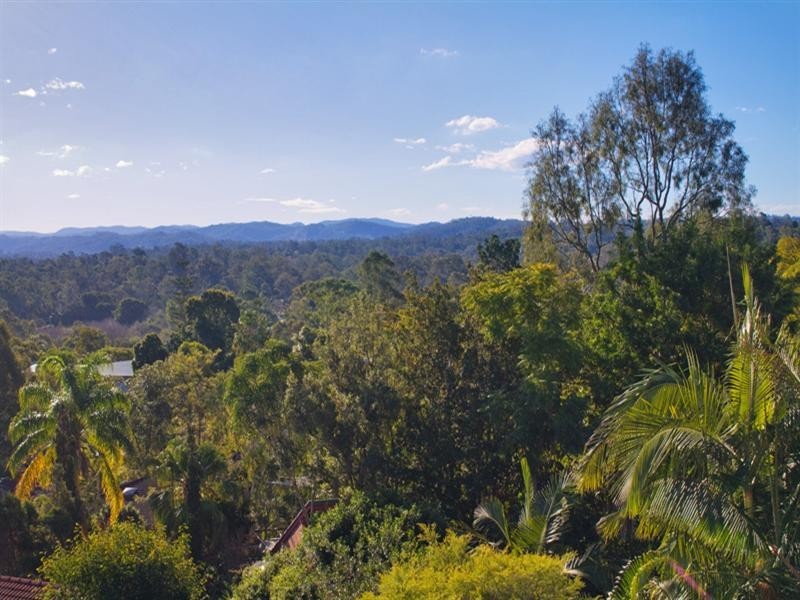 16 Nara Street, Kenmore QLD 4069