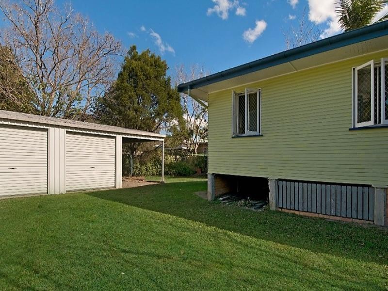 5 Calston Street, Oxley QLD 4075