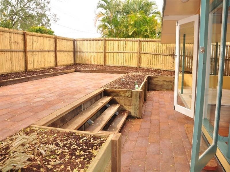 11 Norm Street, Kenmore QLD 4069