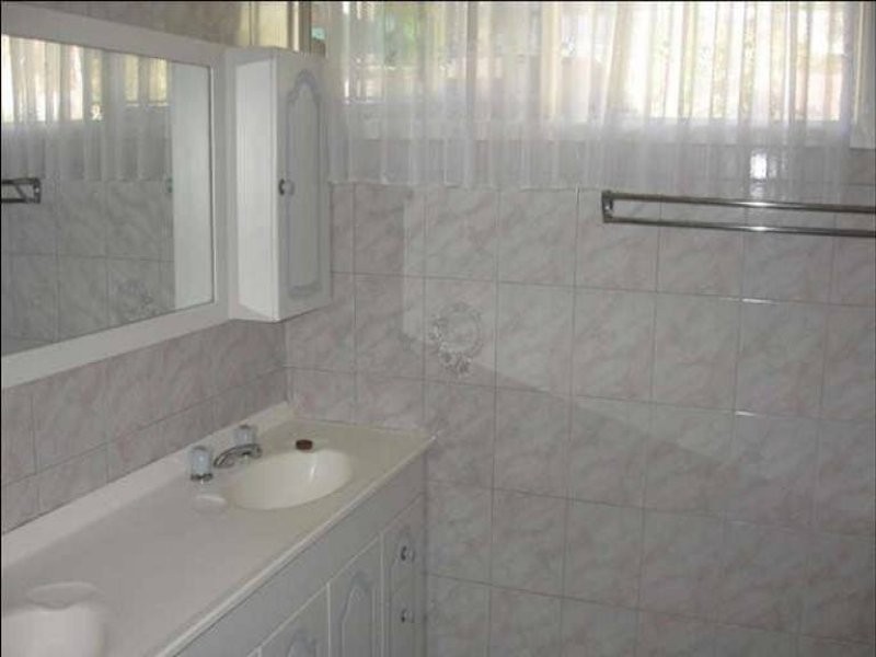 22 St Albans Street, Kenmore QLD 4069