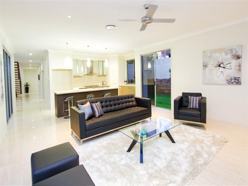 136 Hawken Drive, St Lucia QLD 4067