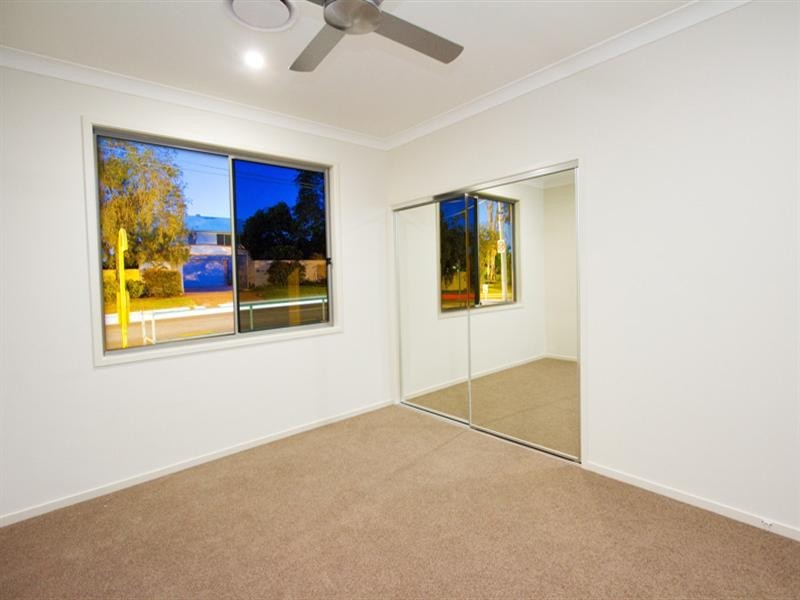 136 Hawken Drive, St Lucia QLD 4067