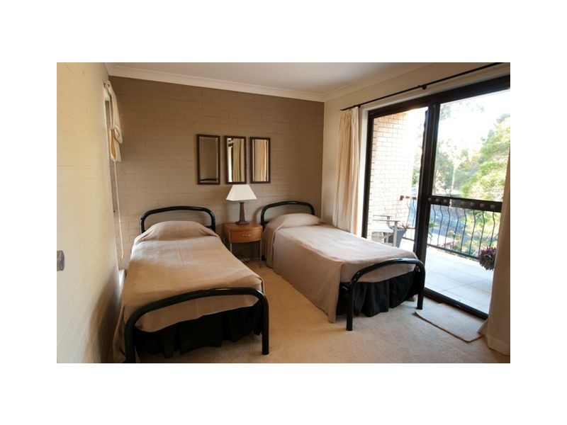 8/14 Bishop Street, St Lucia QLD 4067