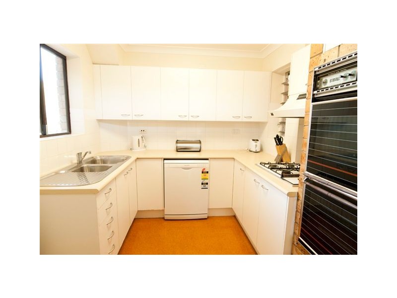 8/14 Bishop Street, St Lucia QLD 4067