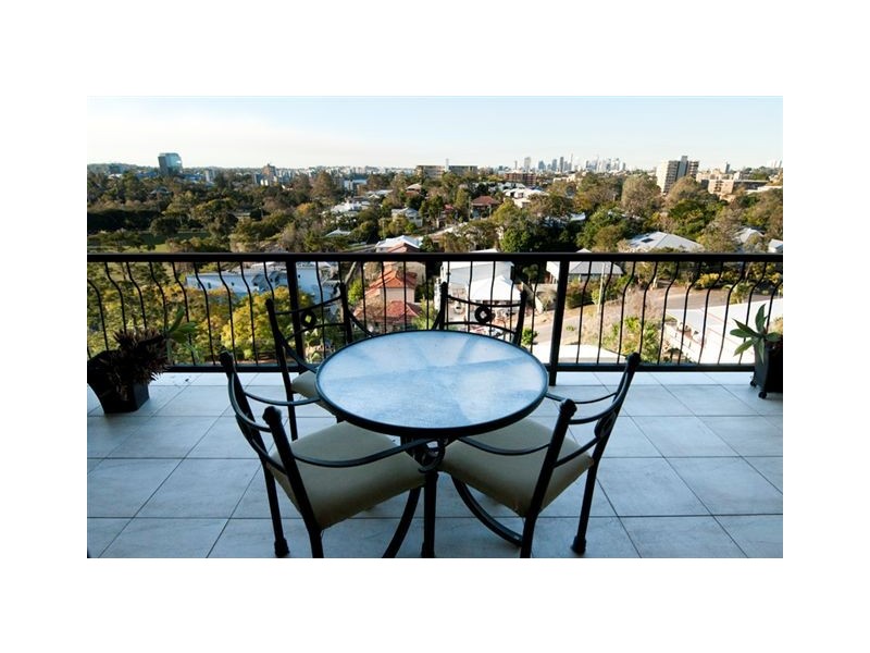 8/14 Bishop Street, St Lucia QLD 4067