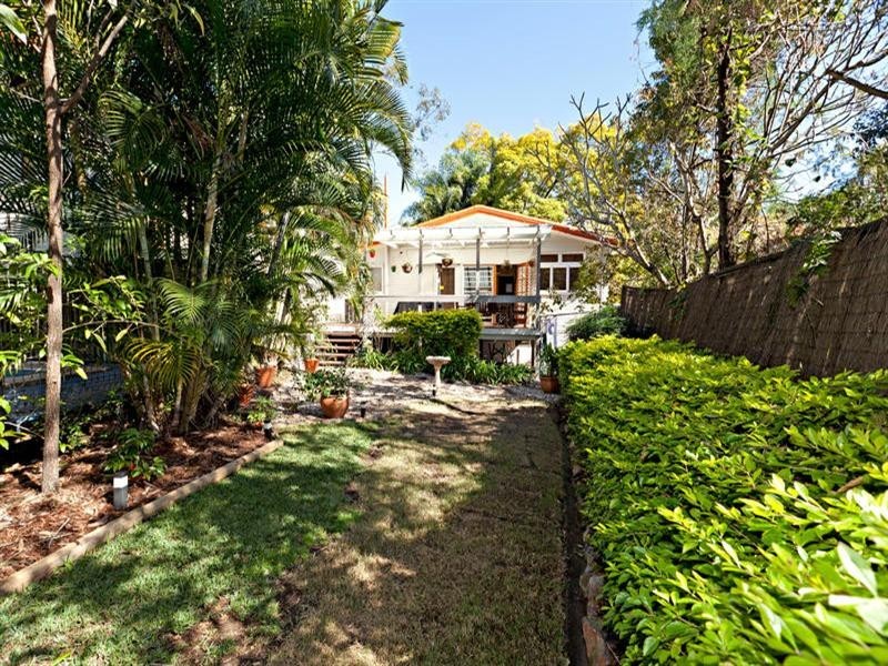 16 Volga Crescent, Indooroopilly QLD 4068