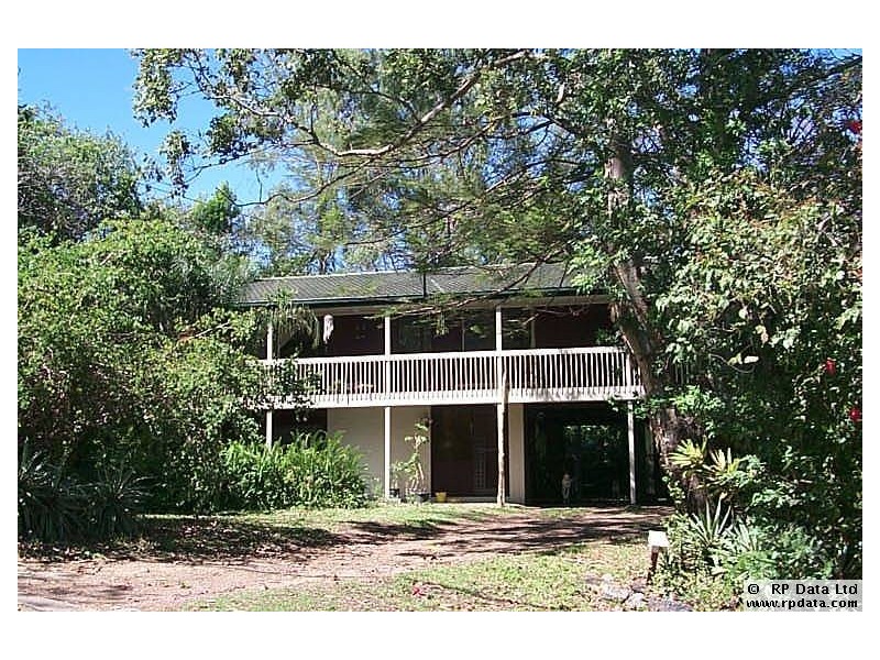 4 Lanark Street, Kenmore QLD 4069