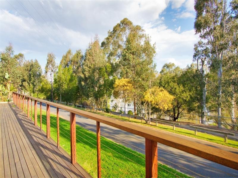 16 Riverpoint Boulevard, Riverhills QLD 4074