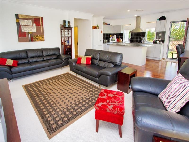 16 Riverpoint Boulevard, Riverhills QLD 4074