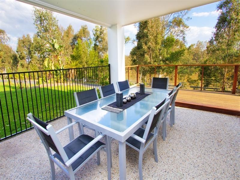 16 Riverpoint Boulevard, Riverhills QLD 4074