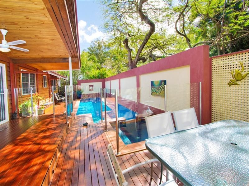 4 Sleath Street, Toowong QLD 4066