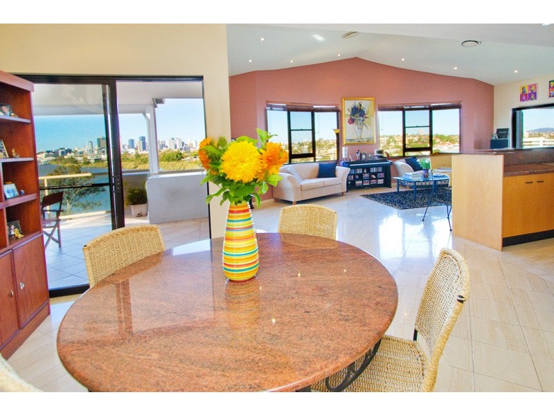 18/523 Coronation Drive, Toowong QLD 4066