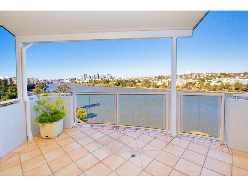 18/523 Coronation Drive, Toowong QLD 4066