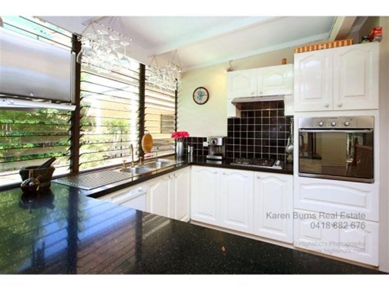 3 Cabramurra Street, Chapel Hill QLD 4069