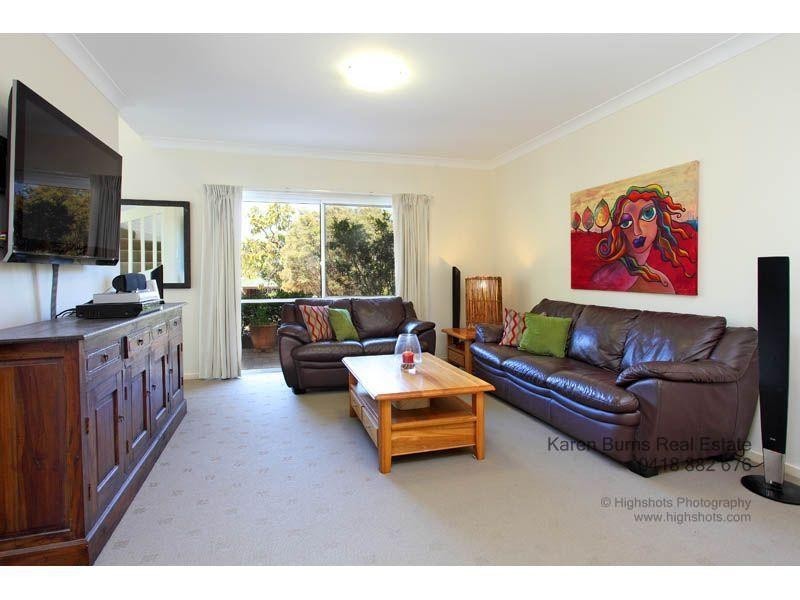 4 Ringway Place, Chapel Hill QLD 4069