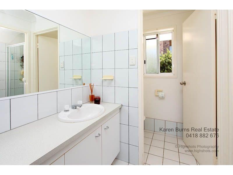 4 Ringway Place, Chapel Hill QLD 4069